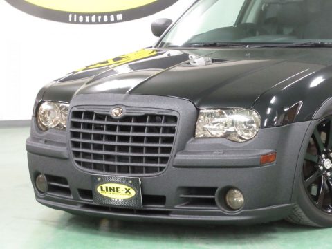 クライスラー300C　SRT8 フロントバンパーLINE-Xカスタム画像